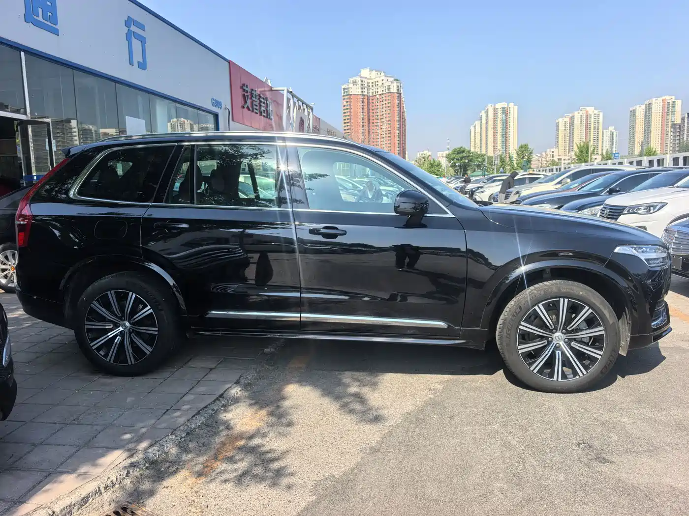 VOLVO XC90