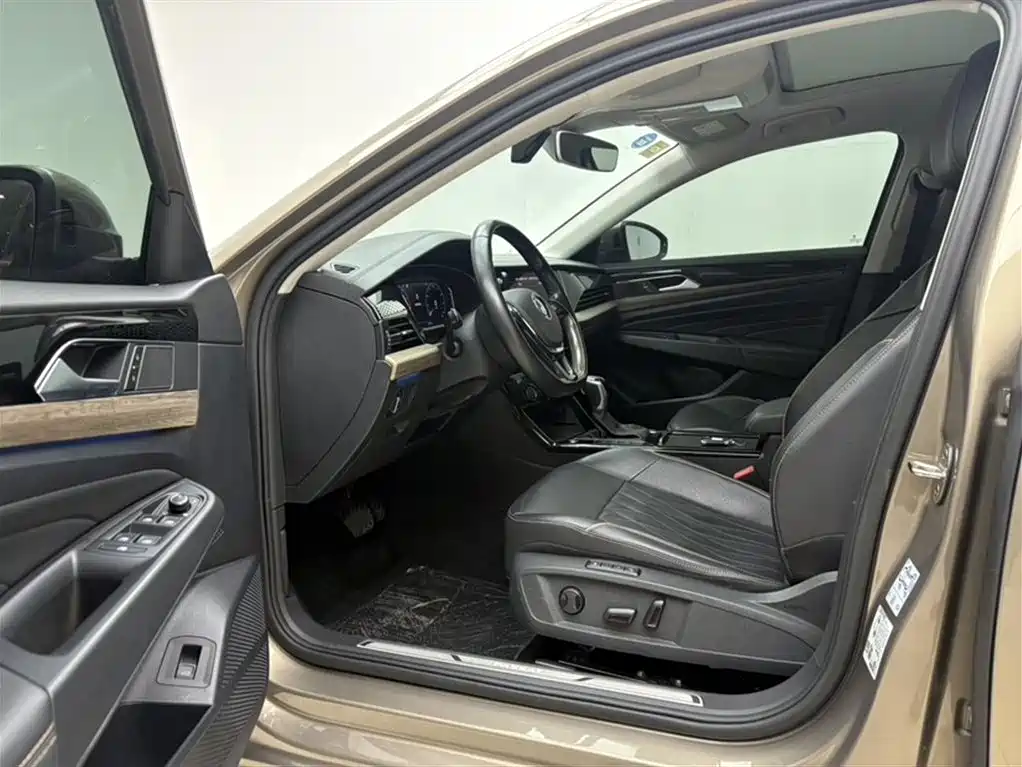 Volkswagen Passat 2019 330TSI Noble Edition China VI фото 18
