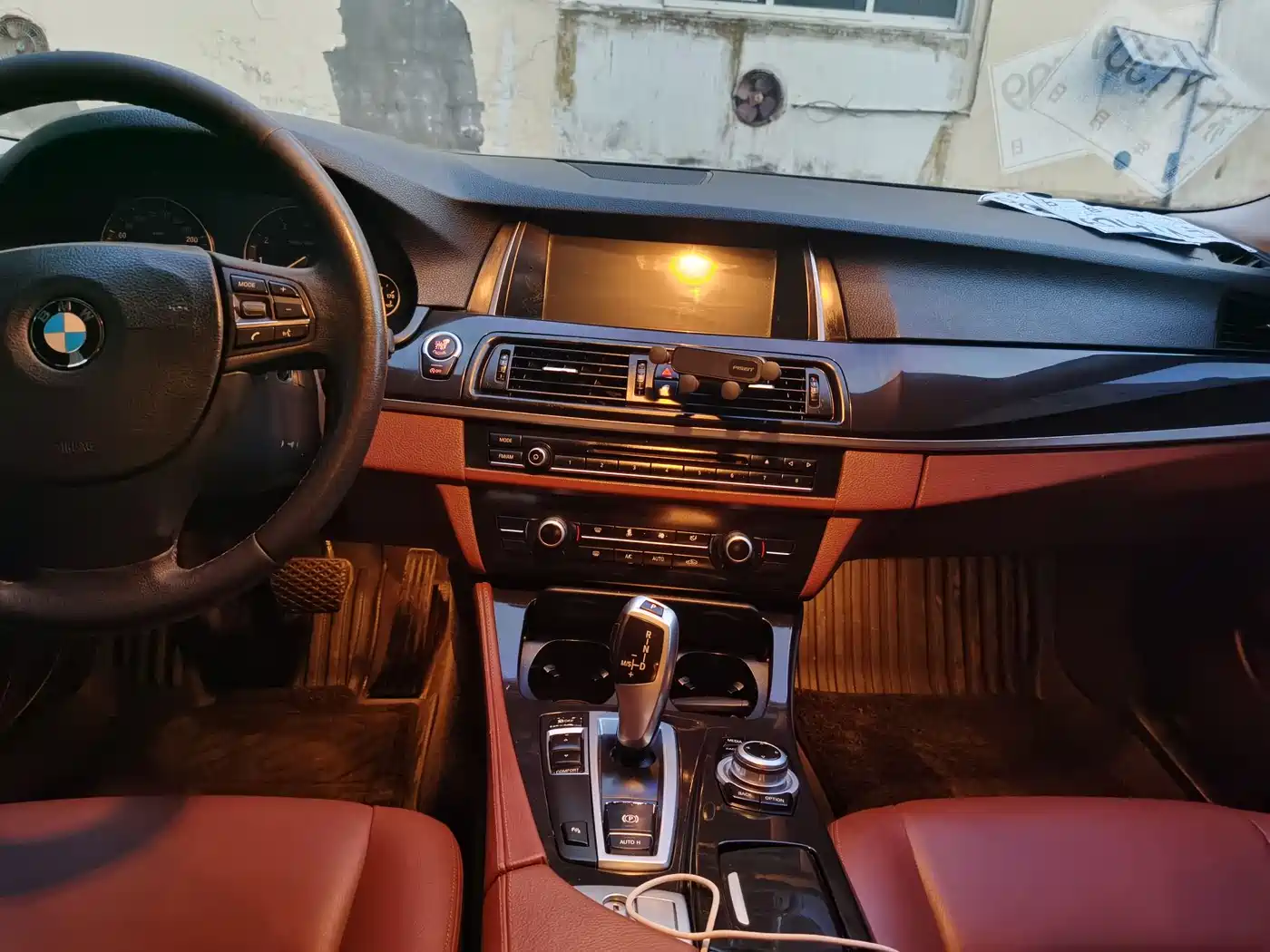 BMW 5 Series 2013 520Li Elegance фото 9