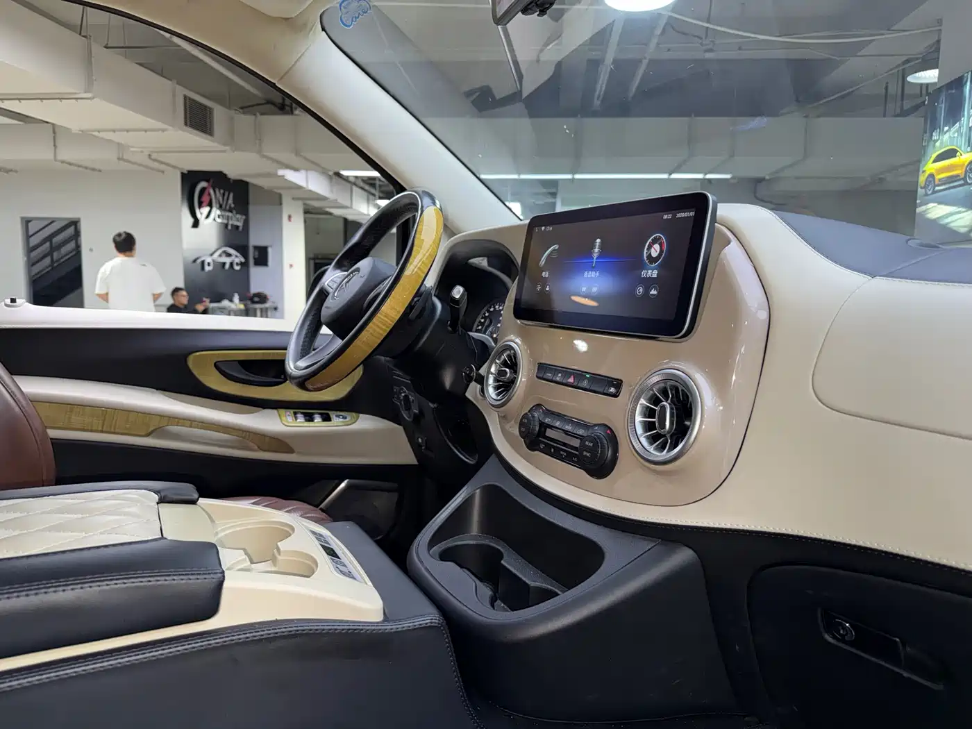 Mercedes-Benz Vito 2020 2.0T Business Edition (7-seater) фото 23