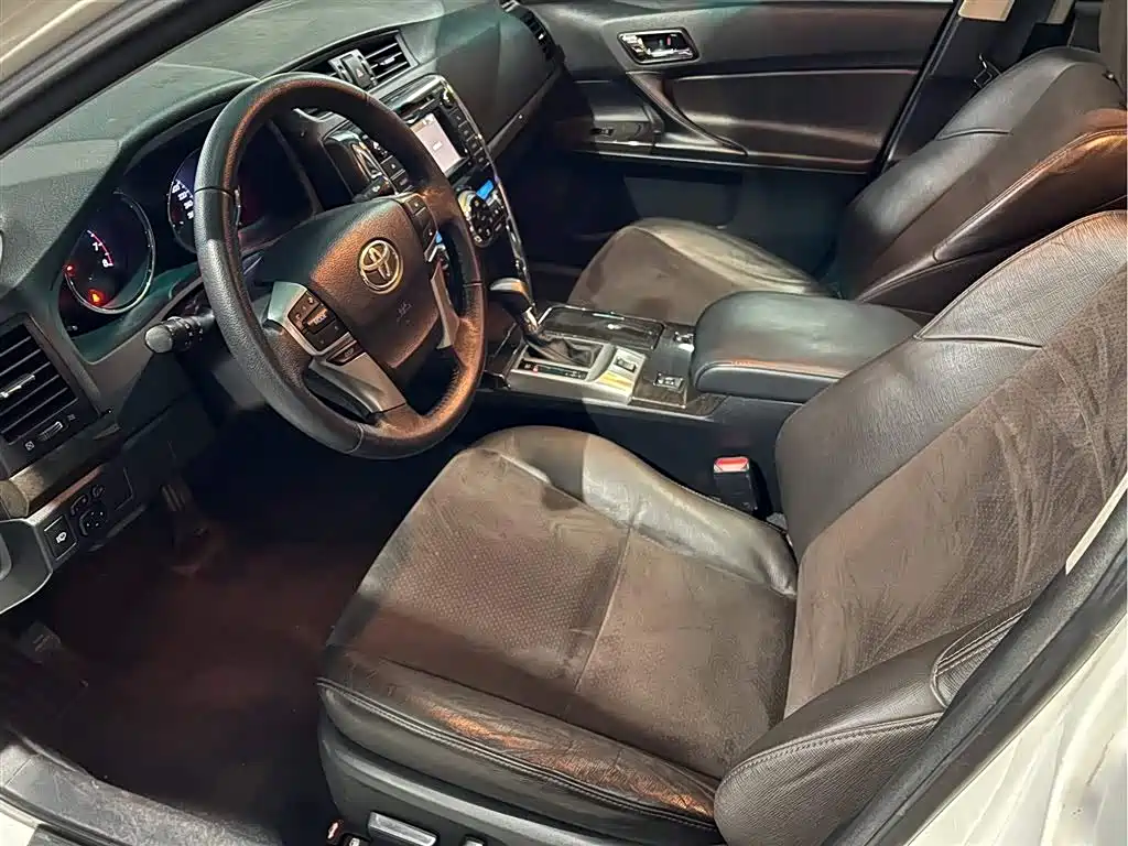 Toyota Reiz 2013 2.5V Premium Edition фото 4