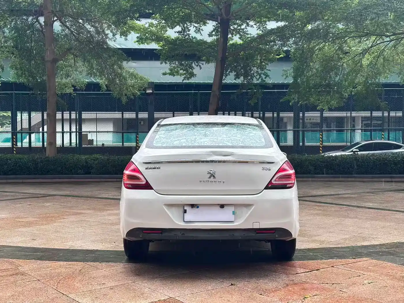 Peugeot 308 2014 Model Joy Edition Classic 1.6L Automatic Superior Style фото 10
