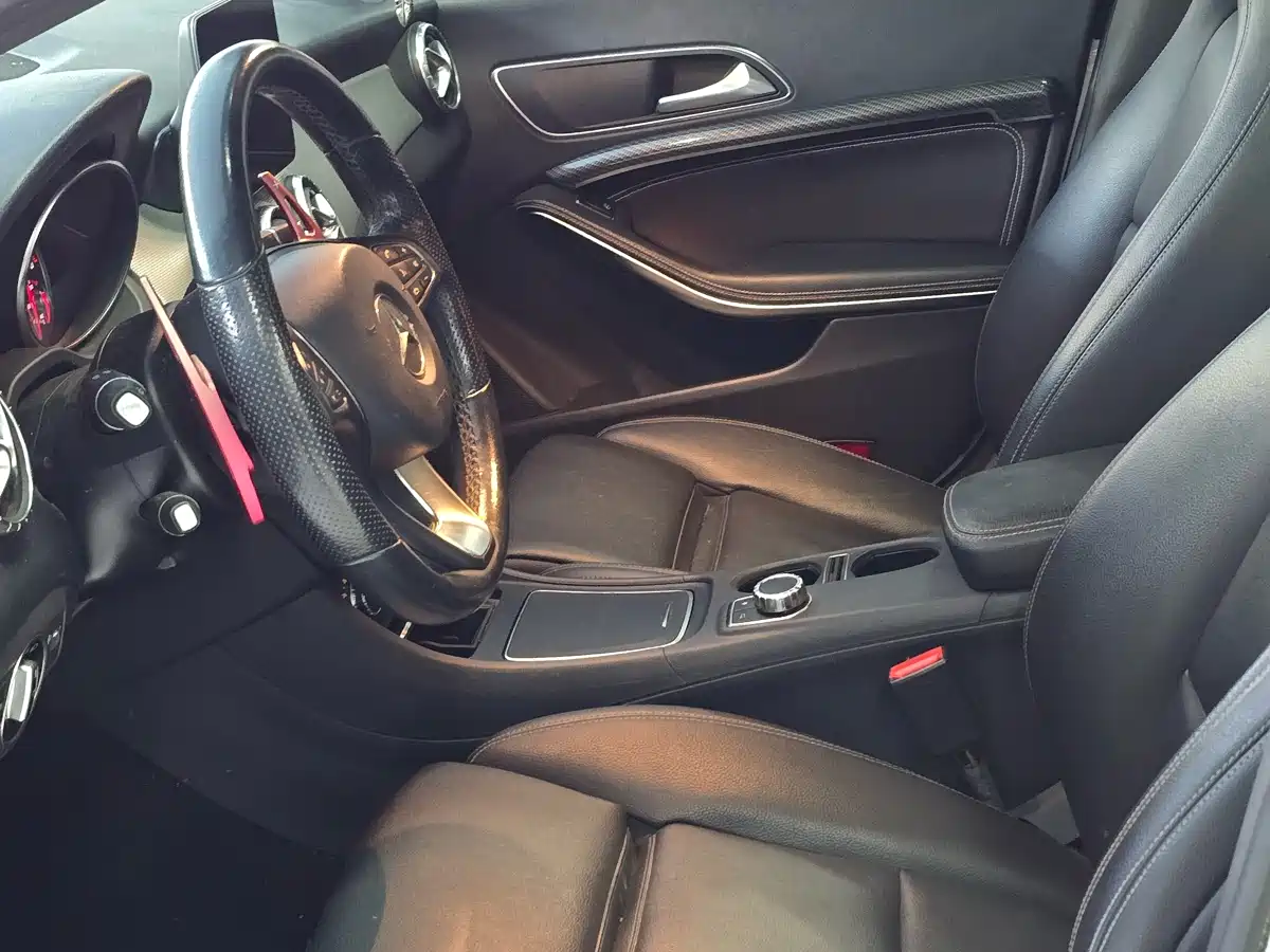 Mercedes-Benz CLA (Import) 2018 CLA 200 Dynamic Edition фото 5