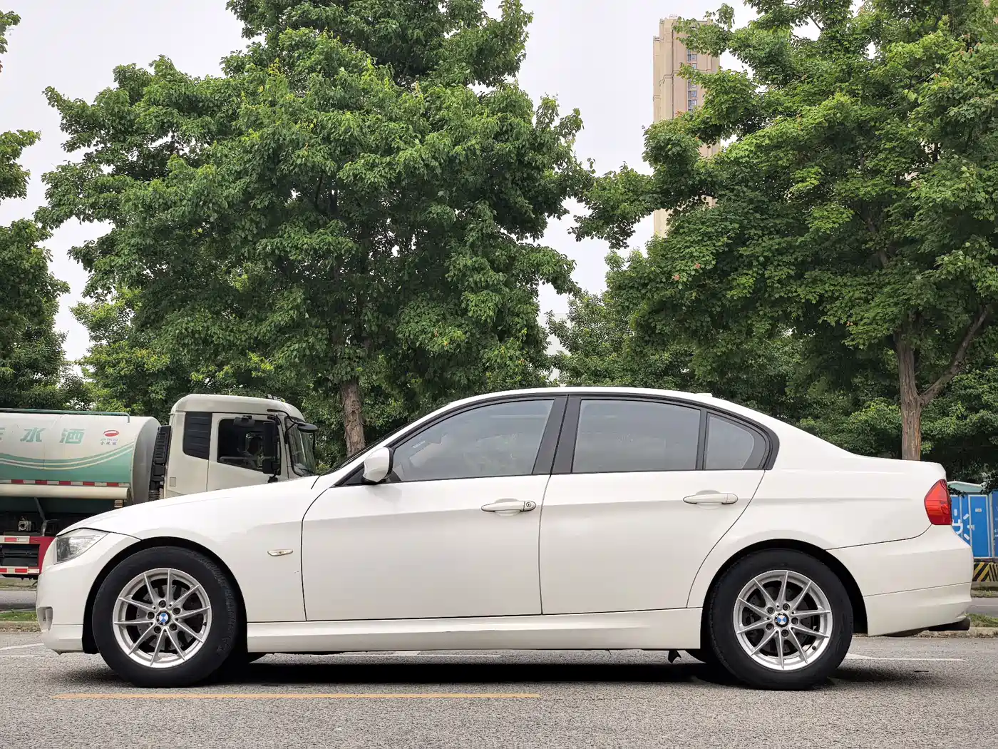BMW 3 Series (Import) 2012 318i Leading фото 22