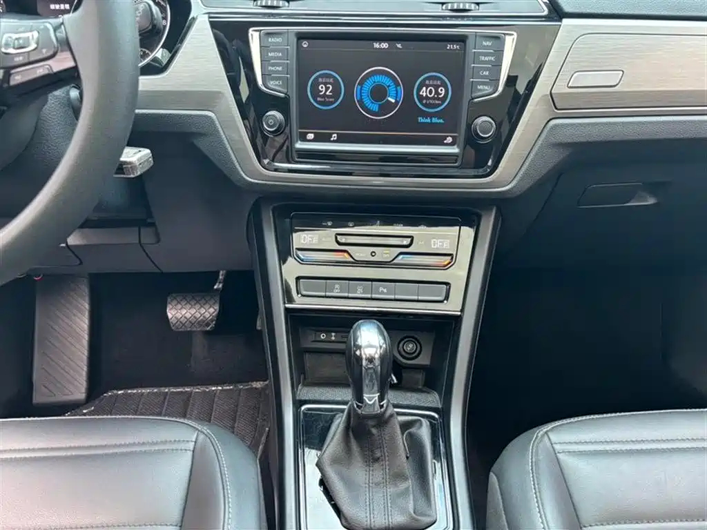 Volkswagen Touran 2021 Touran L 280TSI DSG Comfort Edition 7-seater фото 5