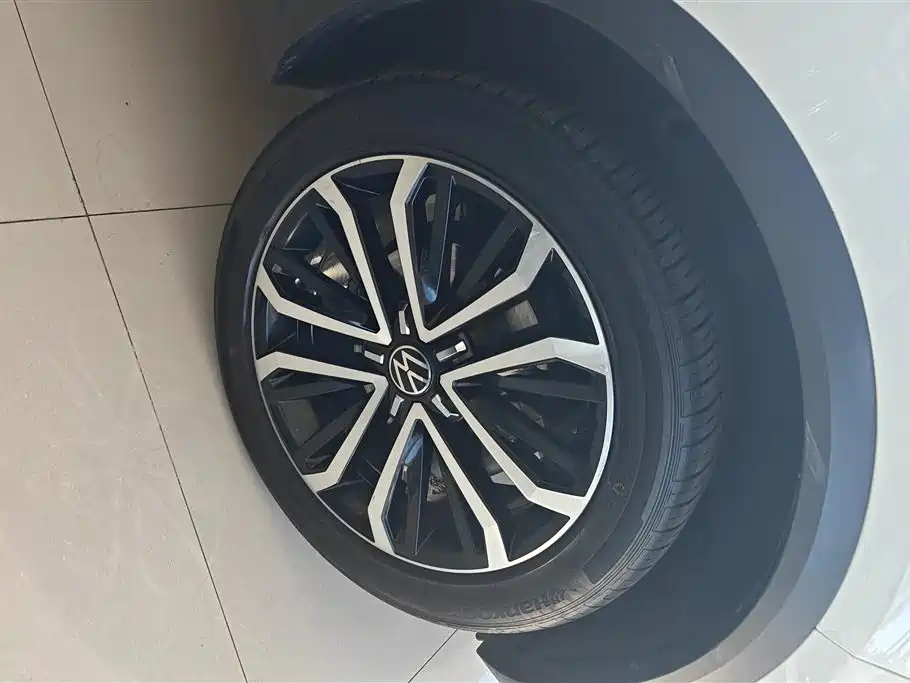 Volkswagen T-ROC 2021 280TSI DSG 2WD Comfort Smart Connect 30th Anniversary Edition фото 6