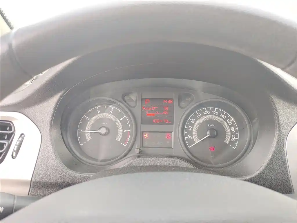 Peugeot 301 2016 1.6L Auto Comfort Edition фото 4