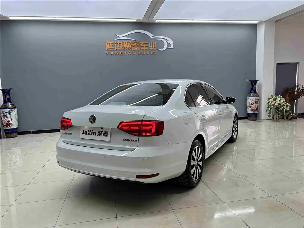 Volkswagen Sagitar 2018 1.6L Automatic Comfort фото 6