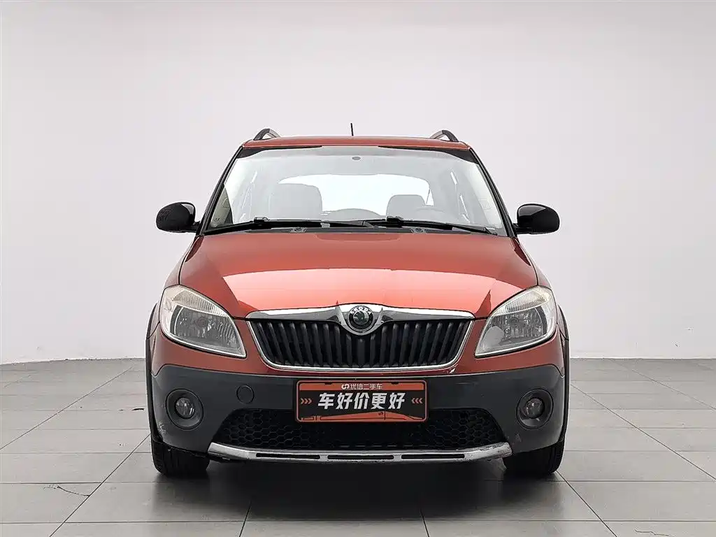 Škoda Fabia 2012 1.6L Scout фото 3