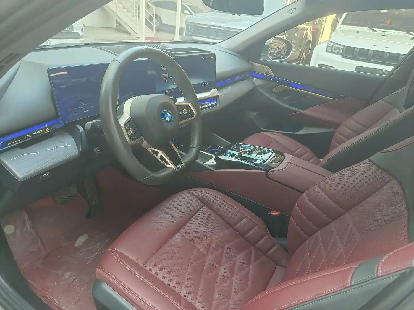 BMW i5 2024 eDrive 35L Premium Model M Sport Package фото 6