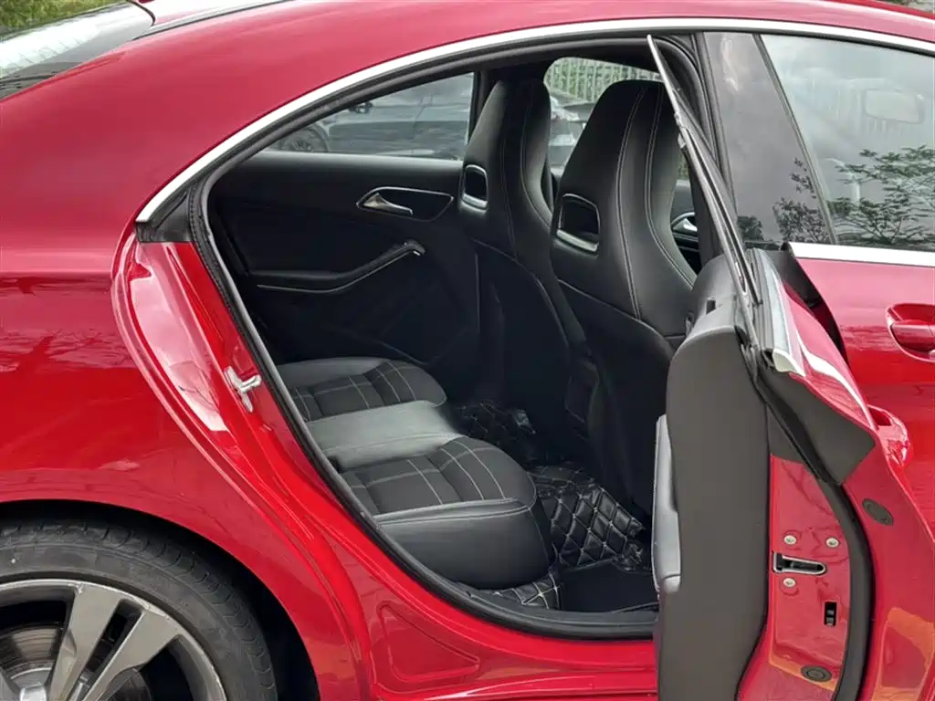 Mercedes-Benz CLA (Import) 2016 Facelift CLA 200 Sport фото 12