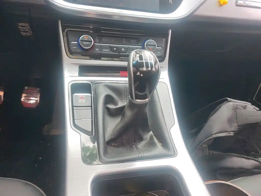 صورة 14 - Geely Emgrand GS