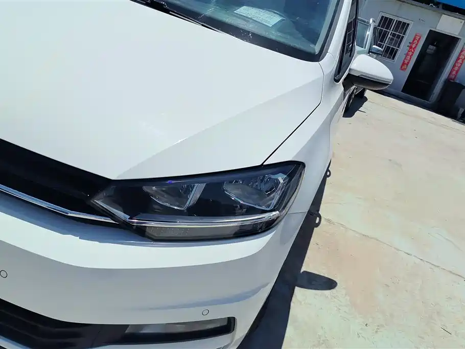 Volkswagen Touran 2018 Touran L 280TSI DSG Comfort 7-seater China V фото 5