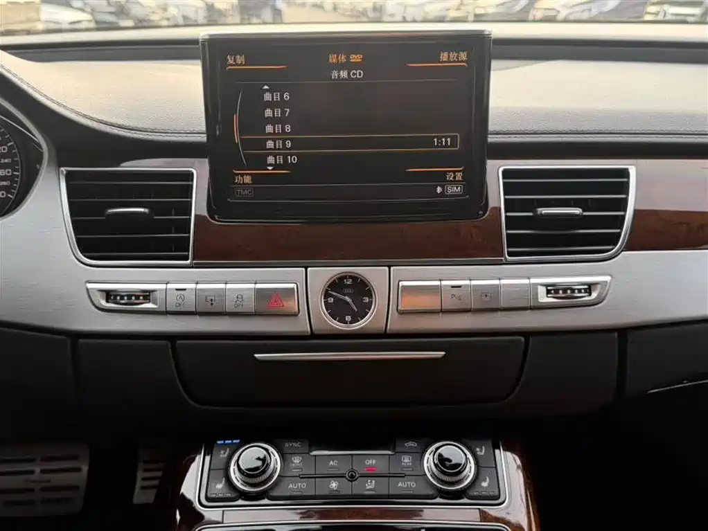 Audi A8 2012 A8L 45 TFSI quattro Luxury фото 7