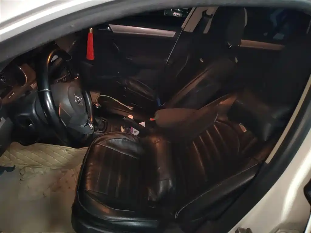 Volkswagen Bora 2014 1.6L Automatic Fashion Edition фото 11