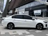 صورة 9 - Peugeot 408