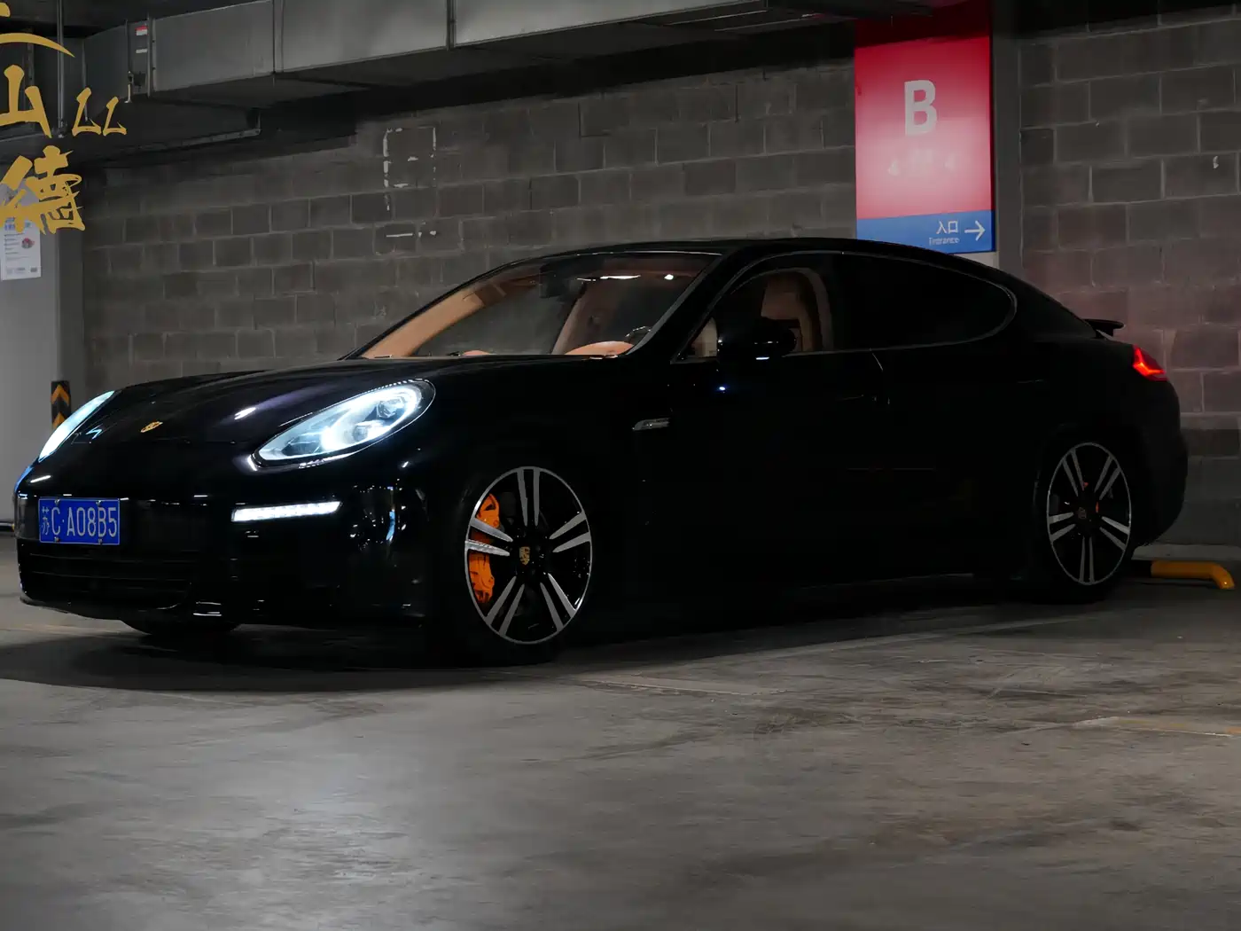 Porsche Panamera 2012 Panamera Turbo S 4.8T фото 2