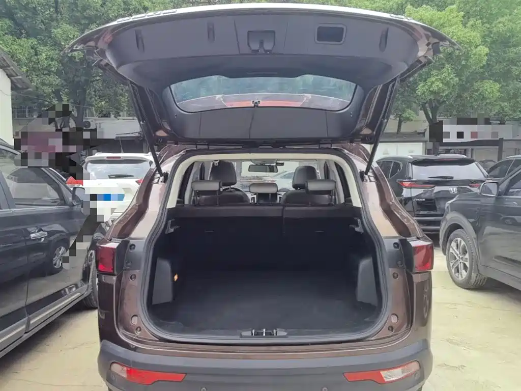 BAIC Huansu S5 2018 2017 1.3T Manual Luxury
