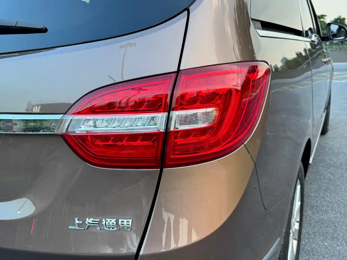 Buick GL8 2018 28T Luxury Model China VI фото 24