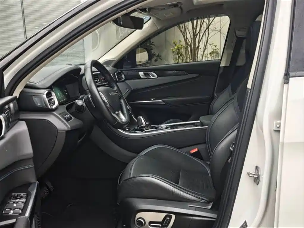 Lynk & Co 01 EM-P 2018 1.5T PHEV Jin Pro China V фото 13