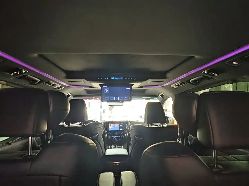 Фото 18 - Toyota Vellfire