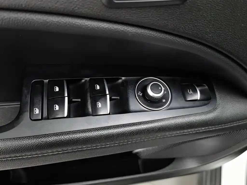 Alfa Romeo Stelvio 2017 2.0T 200HP Elite фото 9