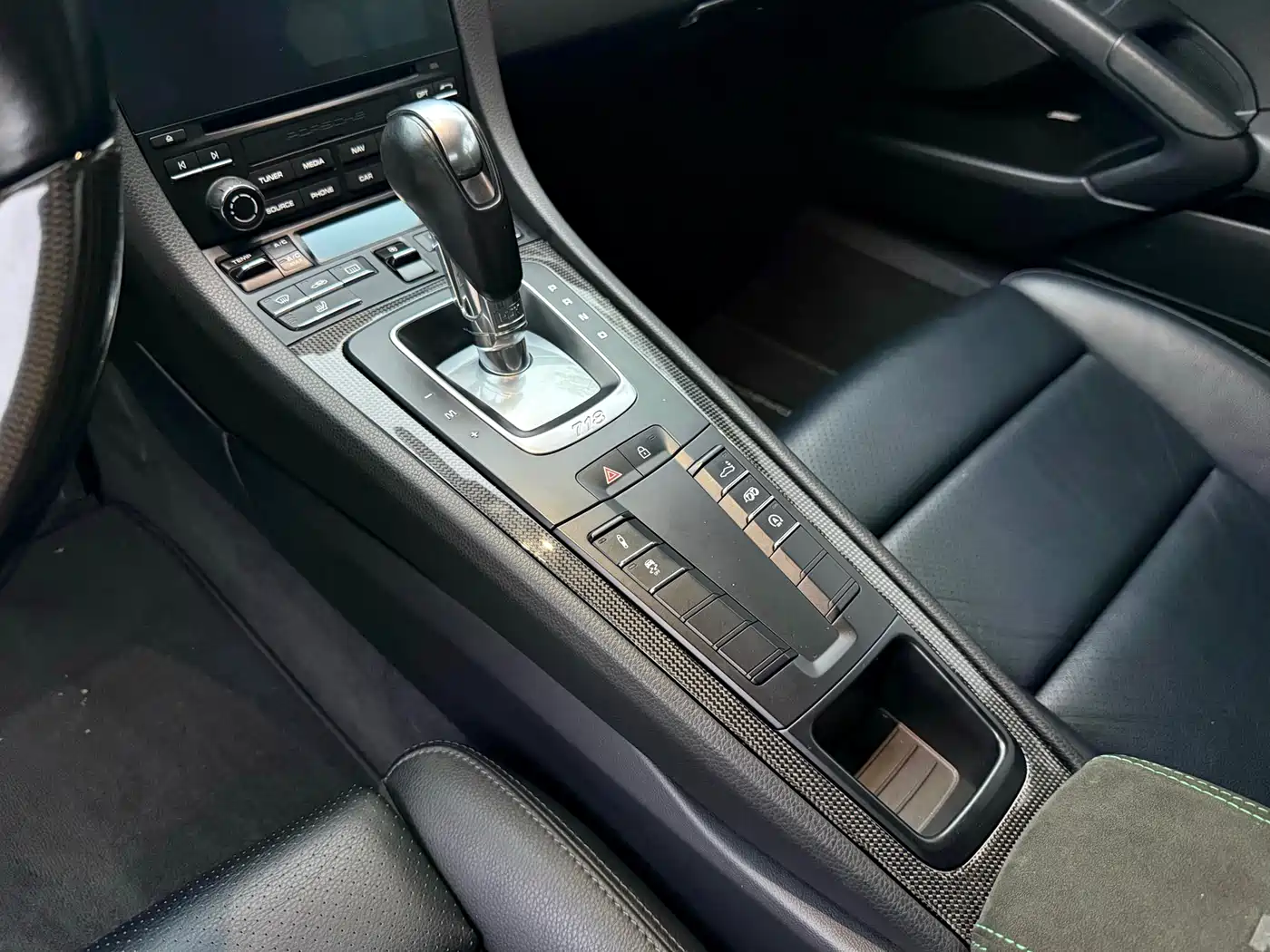 Porsche 718 2018 Cayman 2.0T фото 5