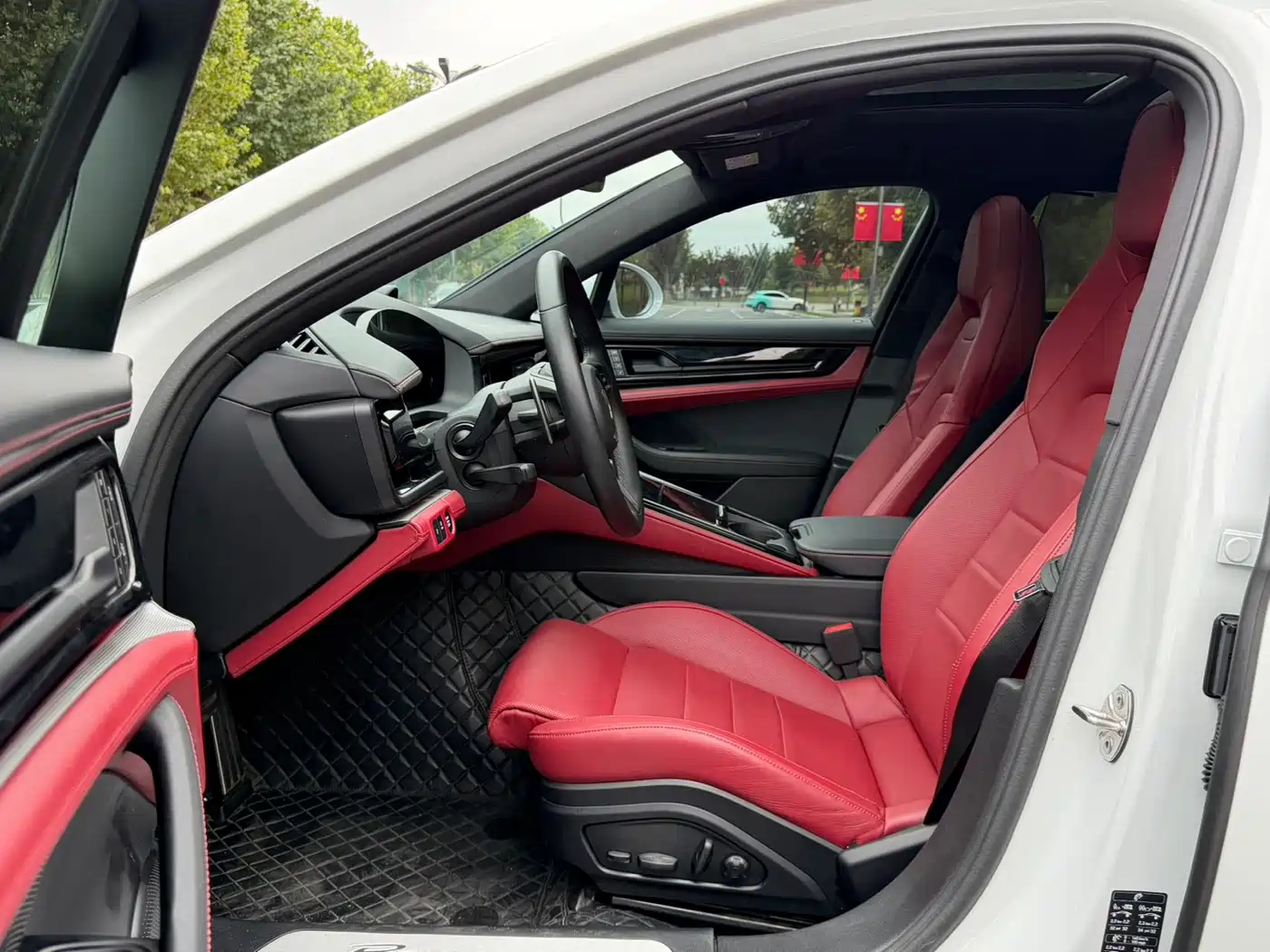 Photo 4 - Porsche Panamera