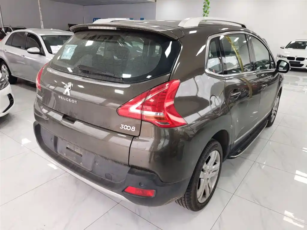 Peugeot 3008 2013 2.0L Automatic Classic Edition фото 5