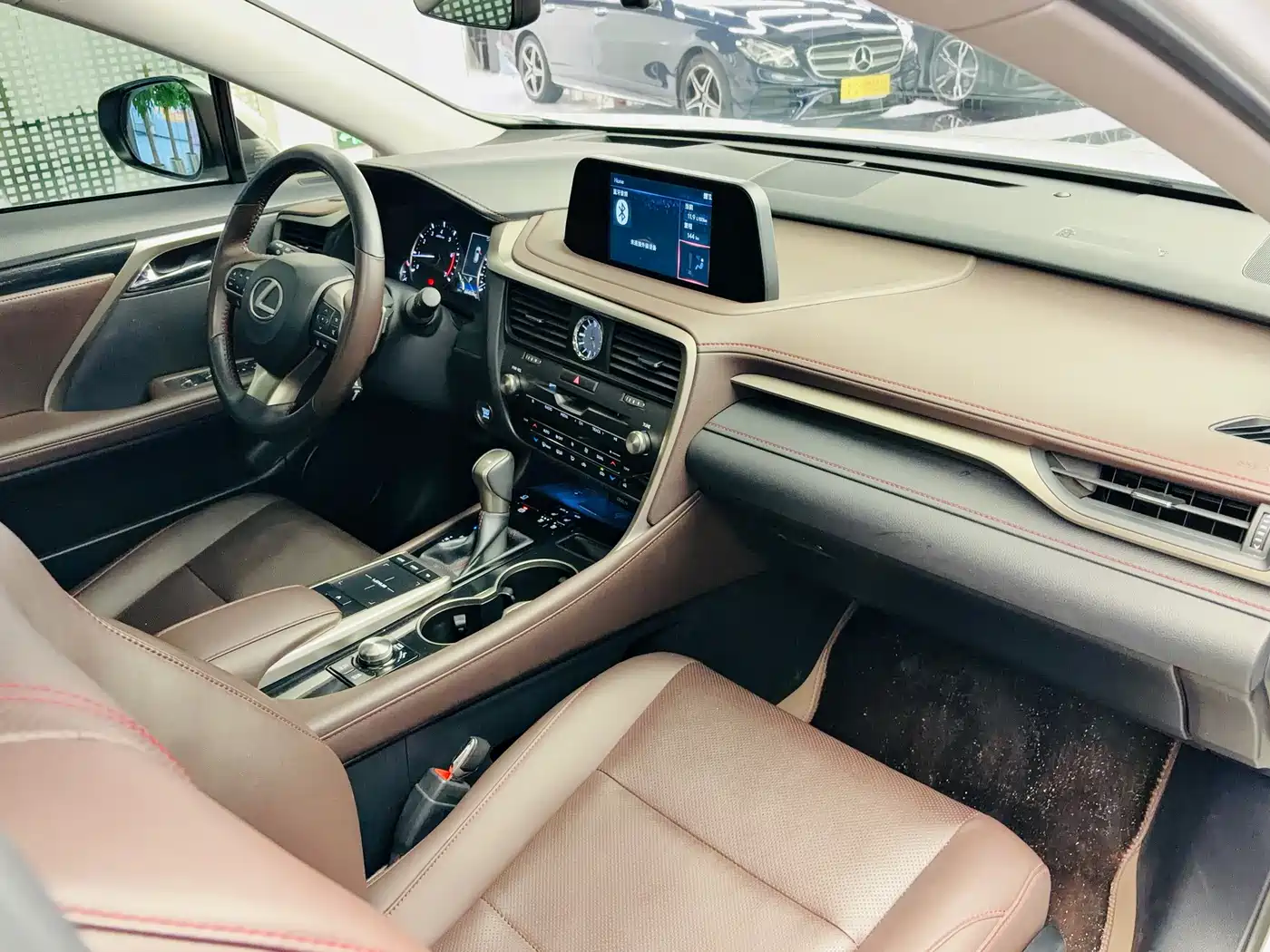Lexus RX 2020 Facelift 300 AWD Elegance Edition фото 17