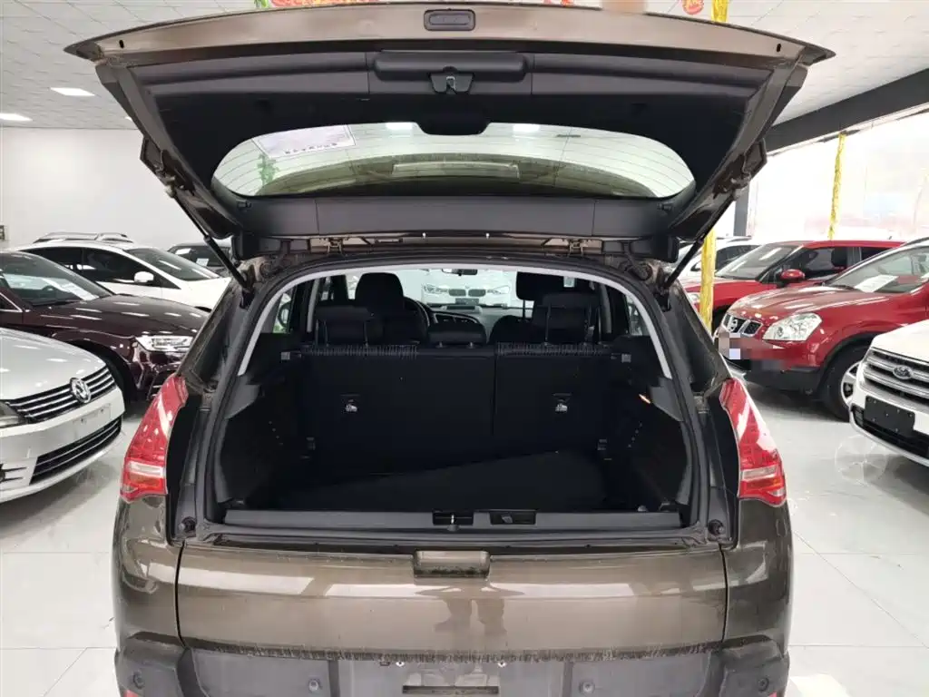 Peugeot 3008 2013 2.0L Automatic Classic Edition фото 15