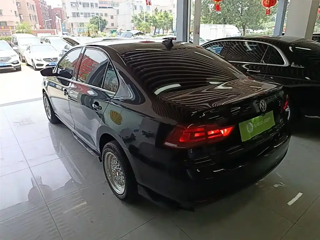 Volkswagen Santana 2016 1.6L Automatic Comfort Edition фото 5