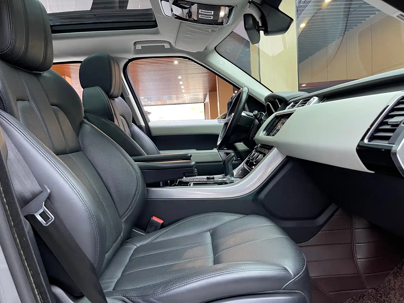 Land Rover Range Rover Sport 2014 3.0 SC V6 HSE фото 6