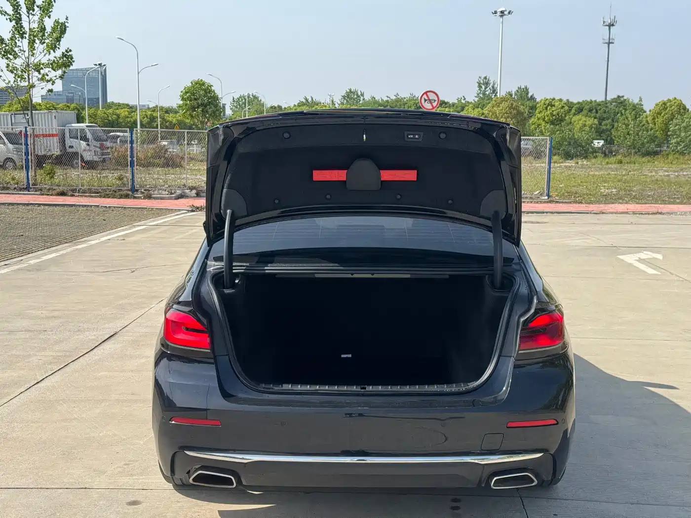 BMW 5 Series 2023 530Li Leading Luxury Package фото 9