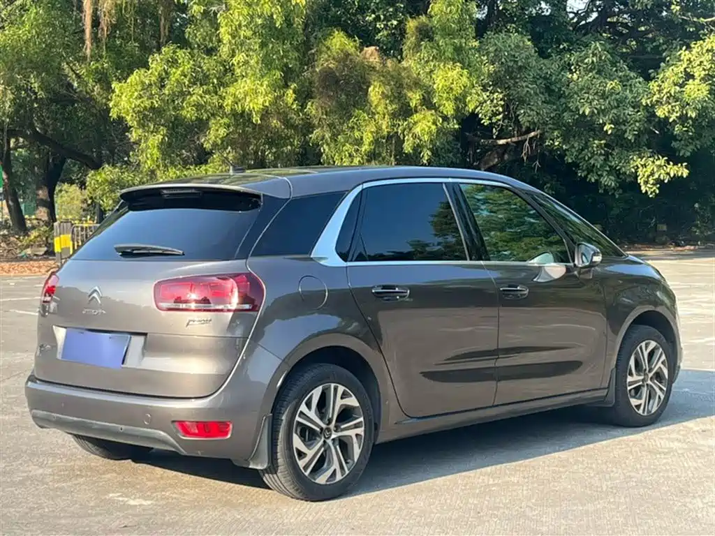 Фото 22 - Citroën C4 Picasso