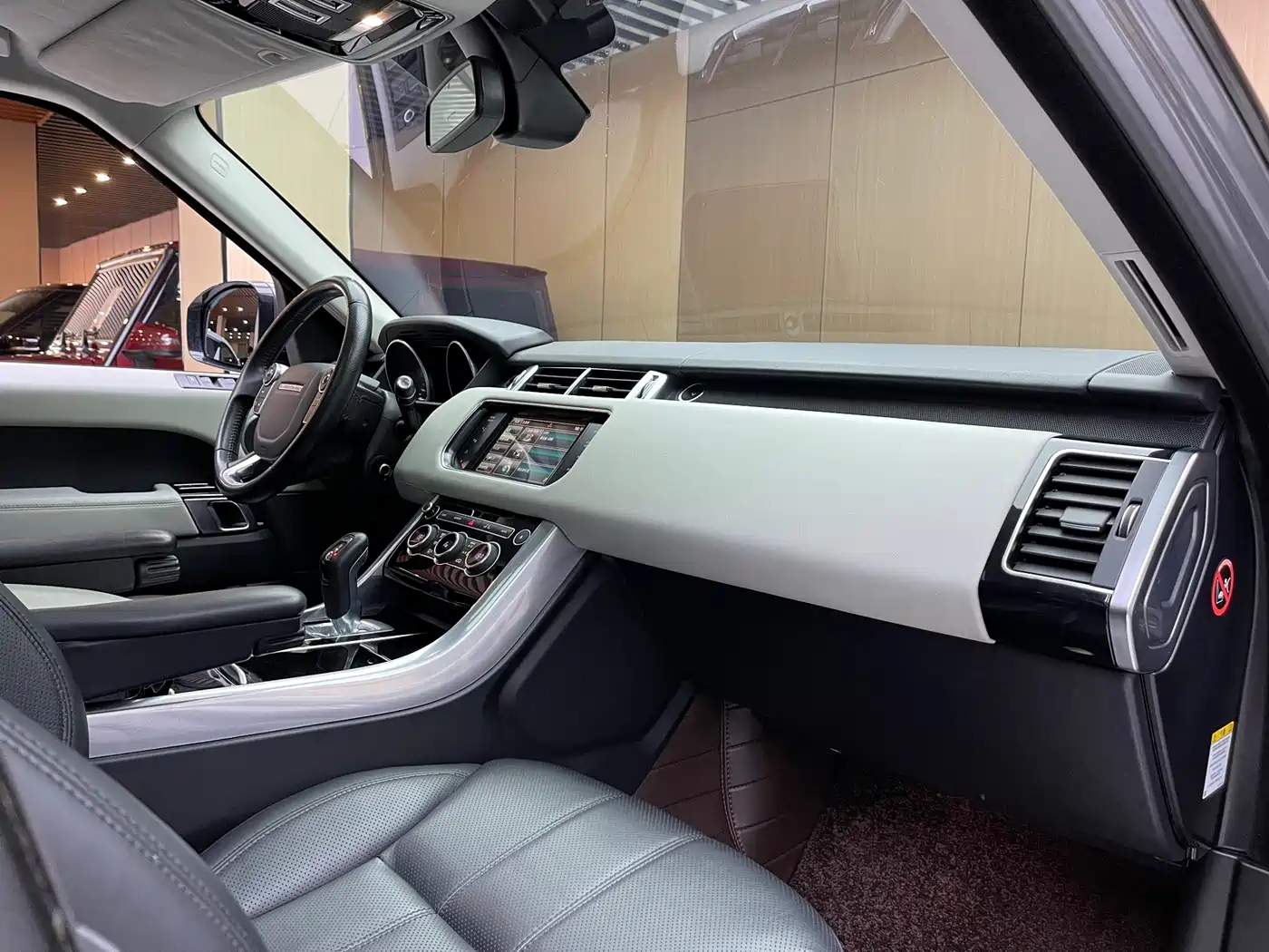 Land Rover Range Rover Sport 2014 3.0 SC V6 HSE фото 9