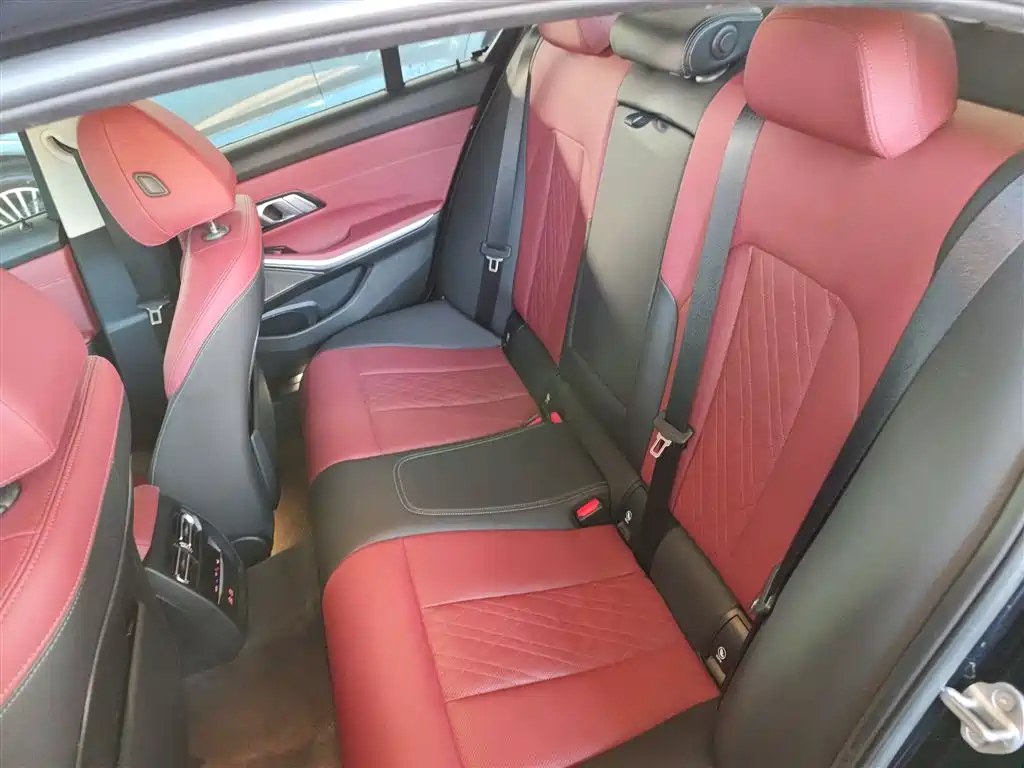 BMW 3 Series 2022 330i M Sport Shadow Edition фото 13