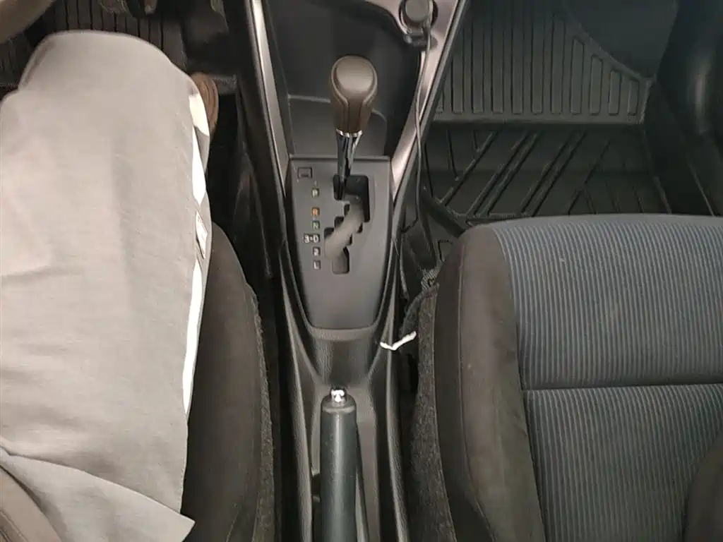 Toyota YARiS L Zhi Xuan 2015 1.5E Auto Charming Edition фото 14