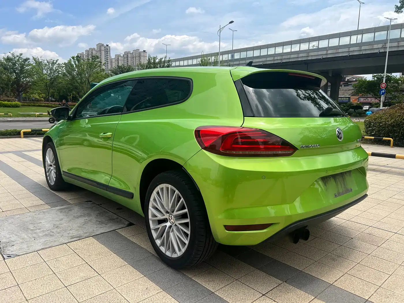 Volkswagen Scirocco 2015 2.0TSI Luxury Edition фото 17