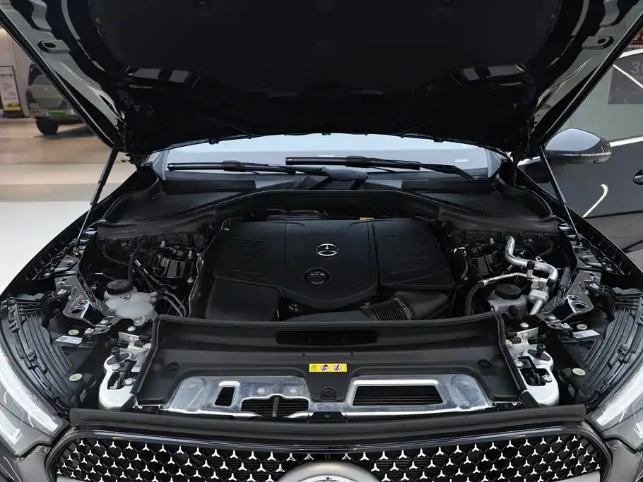 MERCEDES-BENZ GLC
