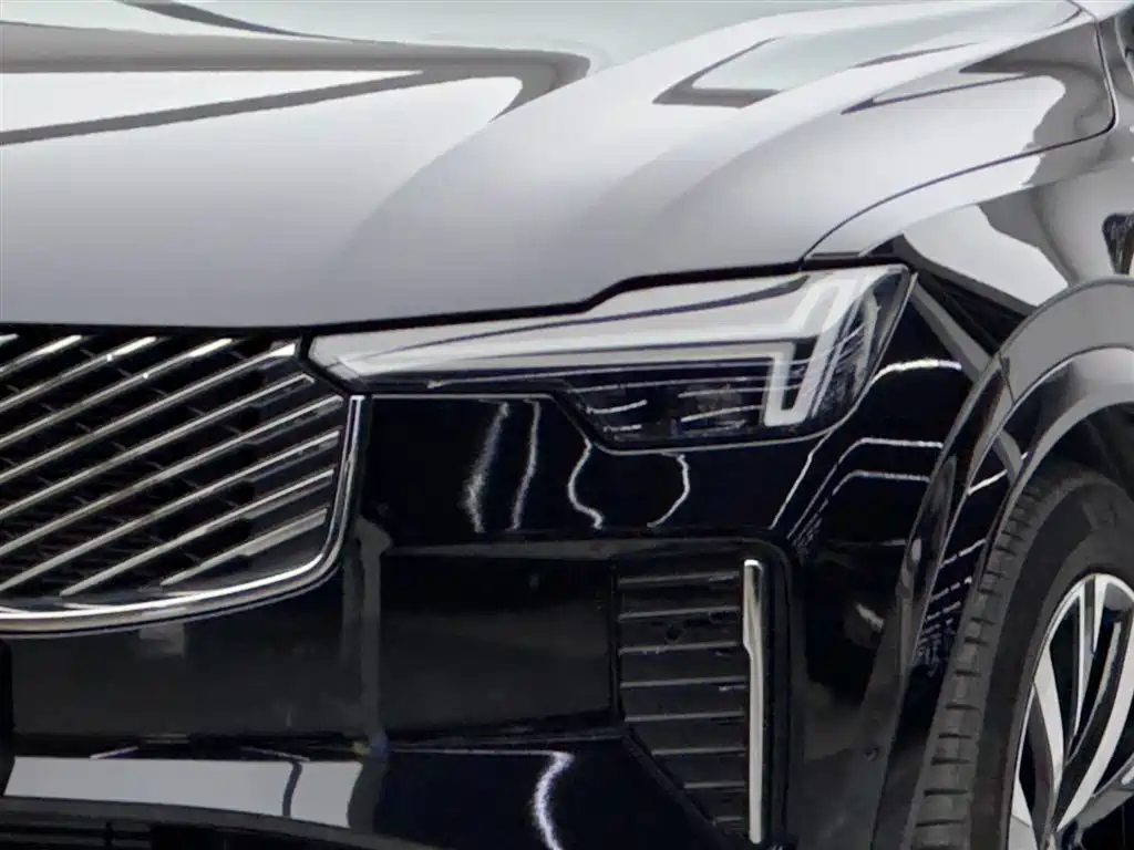 VOLVO XC90 PLUG-IN HYBRID