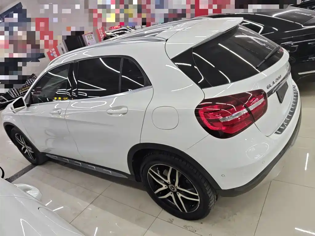 Mercedes-Benz GLA 2017 GLA 200 Fashion фото 21