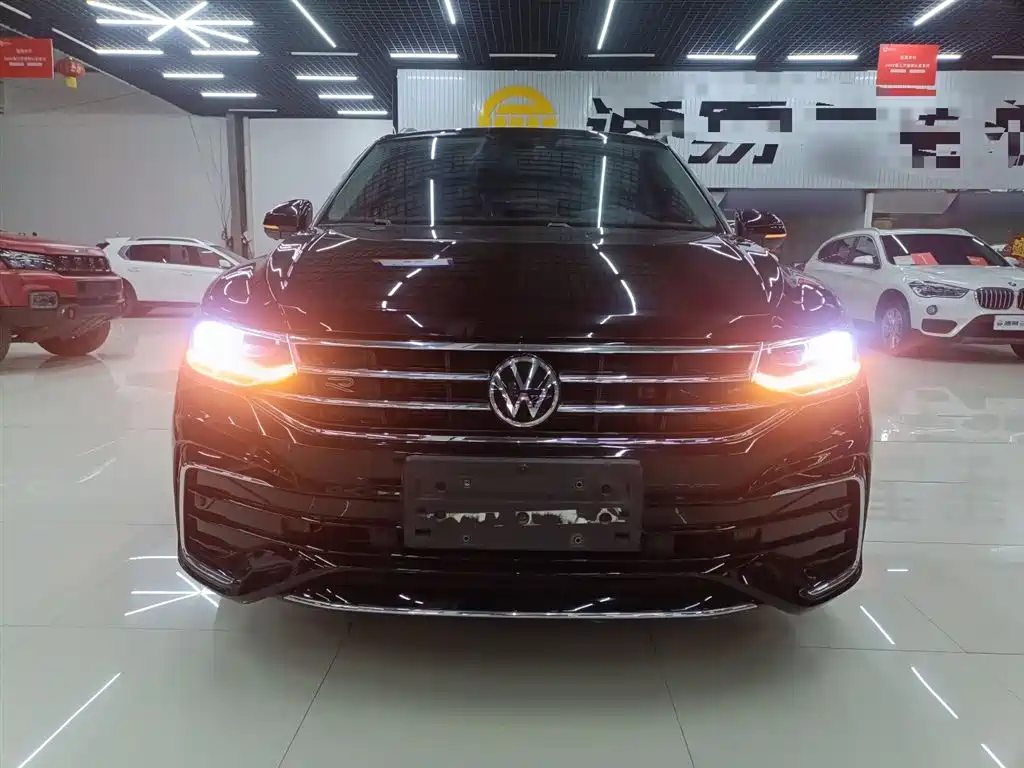 Volkswagen Tiguan L 2022 330TSI Auto 2WD R-Line Premium Edition фото 3