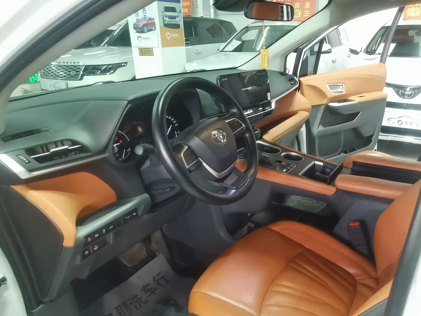 Toyota Sienna 2023 2.5L Hybrid Comfort Edition фото 7