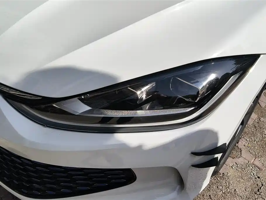 VOLKSWAGEN LINGDU