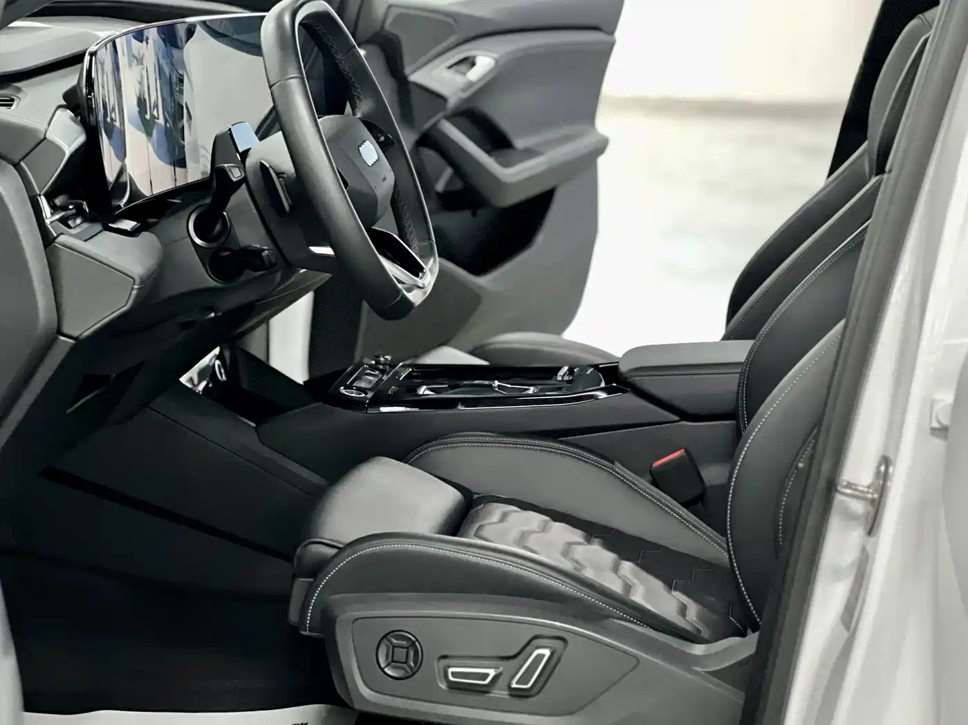 Audi Q6L e-tron 2025 Extended Range Edition фото 16