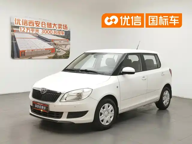 Škoda Fabia 2014 1.4L Automatic Crystal Edition — фото 1