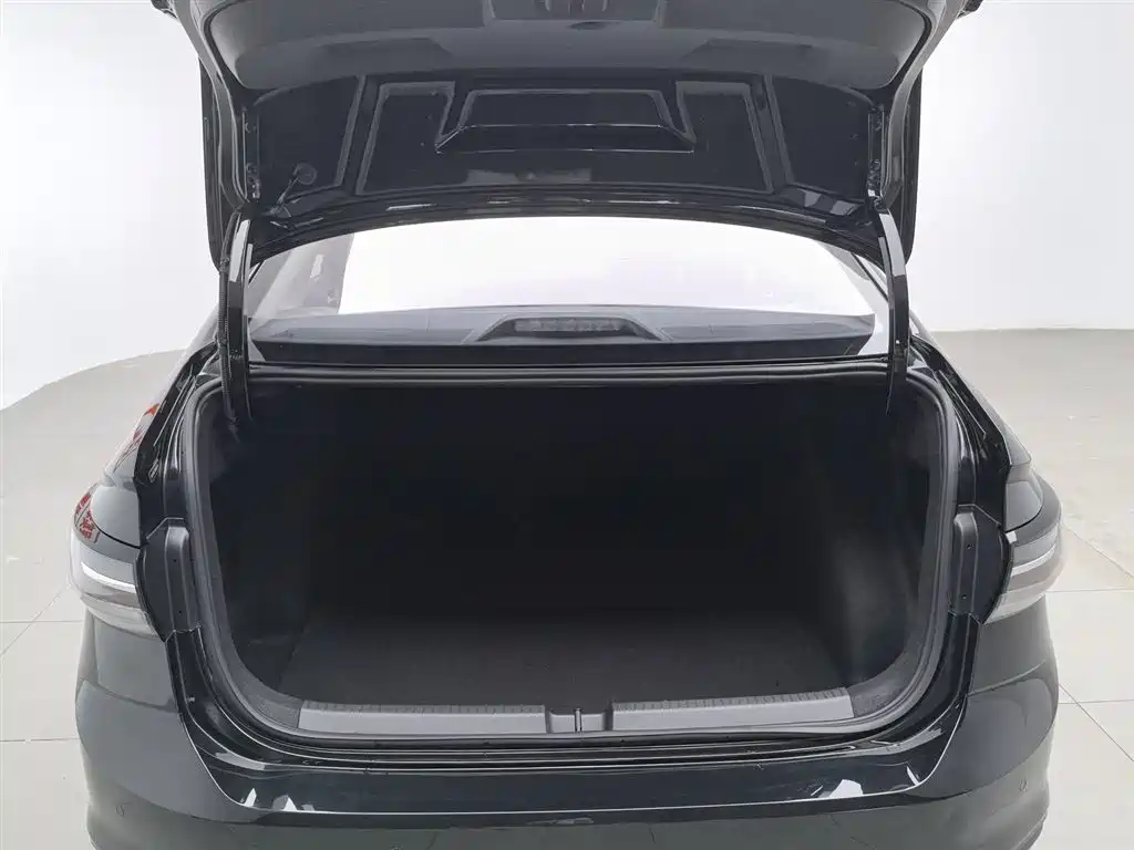 Volkswagen Lavida 2025 New Edge 1.5L Outstanding New Ease фото 16