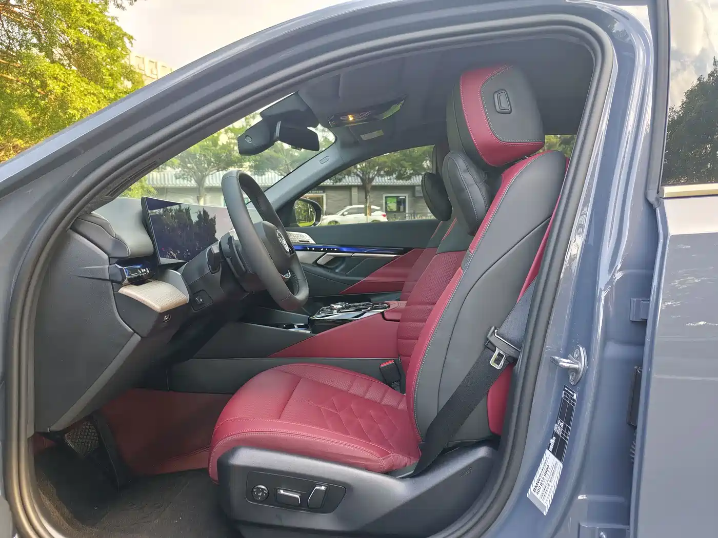 BMW 5 Series 2025 530Li Premium Luxury Package фото 5
