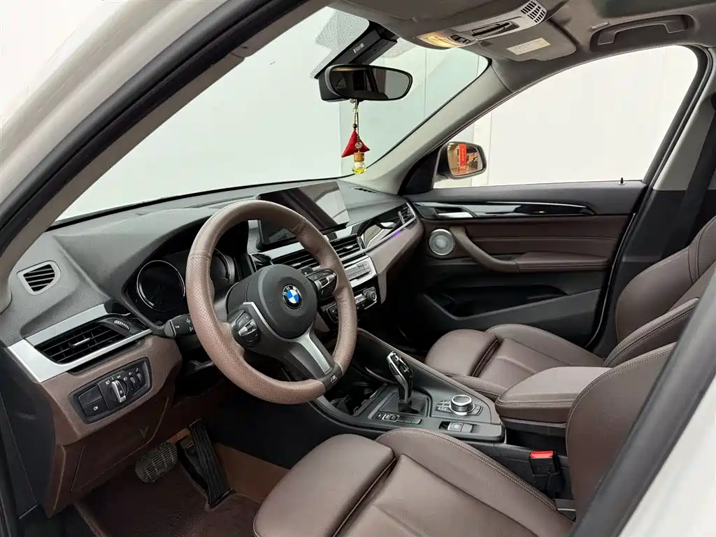 BMW X1 2022 sDrive25Li Leading фото 6